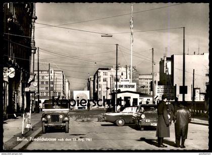 ALTE POSTKARTE BERLIN FRIEDRICHSTRASSE US ARMY CHECKPOINT MILITARY POLICE BERLINER MAUER LE MUR THE WALL american flag