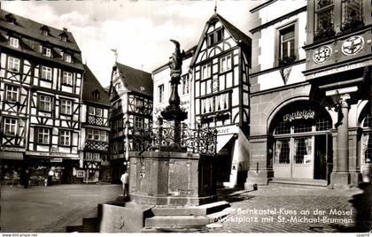 CPM Bernkastel Kues an der Mosel Markplatz mit St Michael Brunnen
