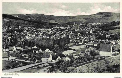 Betzdorf Sieg Stadtpanorama Sieg Kirche Wohnhaeuser Huegel Tal Bahnlinie