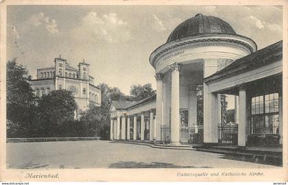 Marienbad Rudolfsquelle und Katholische Kirche Postkarte AK