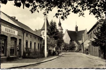 CPA Klettwitz Schipkau in der Niederlausitz, Schipkauer Straße, Kirche, Konsum