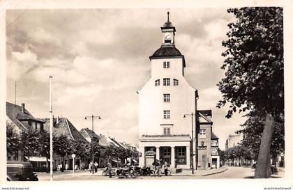 Treuenbrietzen Marktplatz mit Rathaus gl1960 #168.597