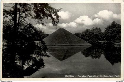 Cottbus, Bei den Pyramiden im Branitzer Park