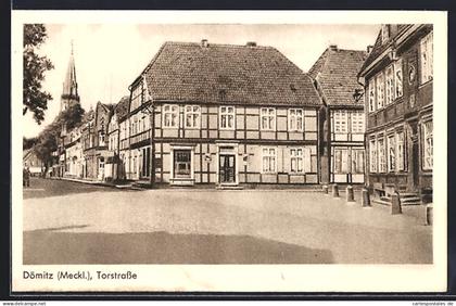 AK Dömitz /Meckl., Torstrasse mit Fachwerkhaus