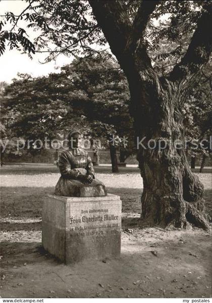 Goettingen Niedersachsen Denkmal der Charlotte Mueller