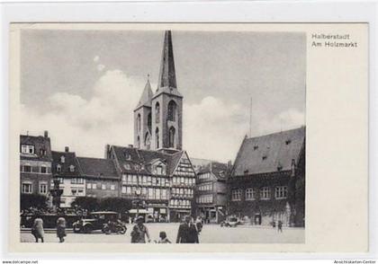 39008372 - Halberstadt Partie am Holzmarkt mit Personen und Autos ungelaufen  Top Erhaltung.