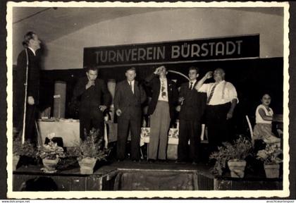 Photo Bürstadt in Hessen, Turnverein Bürstadt, Festakt, Männergruppe auf der Bühne