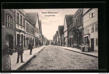 AK Hessisch-Oldendorf, Partie in der Langestrasse mit Passanten