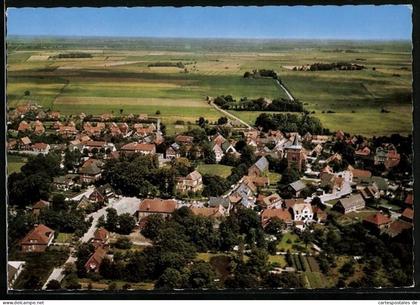 AK Pewsum /Krummhörn, Ortsansicht, mittelalterliche Burg