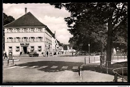 AK Leutkirch, Hotel Post, Strassenszene