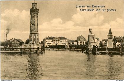 Lindau am Bodensee - Hafeneinfahrt