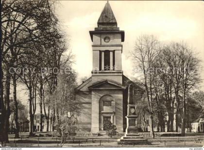 Luebtheen Kirchenplatz Denkmal Kirche