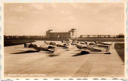 MUNCHEN - Flughafen - Leichtflugzeuge