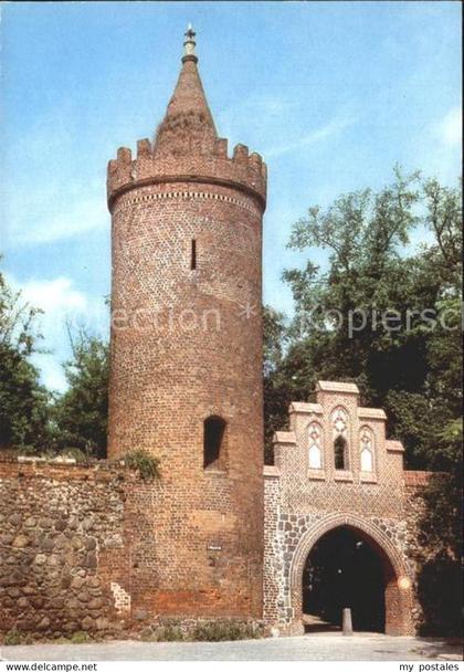 Neubrandenburg Fangelturm und Stadtmauer