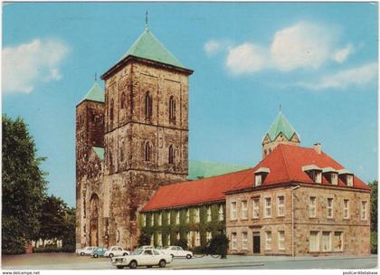 Osnabruck Dom - & old cars