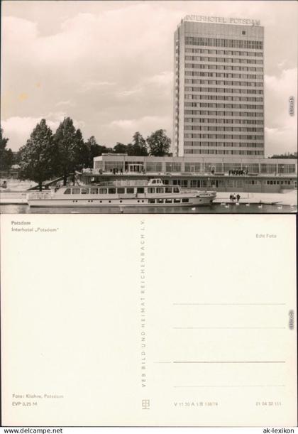 Potsdam Interhotel "Potsdam" mit Dampfer "Potsdam" im Vordergrund 1974