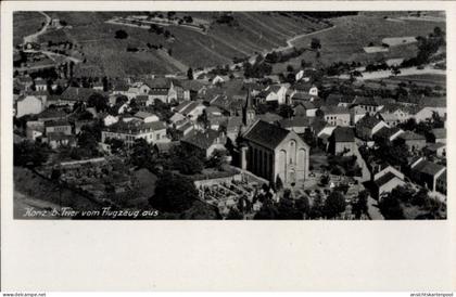 CPA Konz an der Mosel, Luftaufnahme von Konz b. Trier, Häuser, Kirche, Weinberge