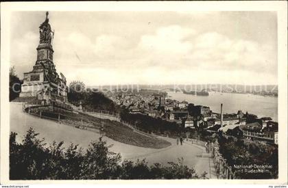 Ruedesheim Rhein Nationaldenkmal mit Blick auf Ruedesheim