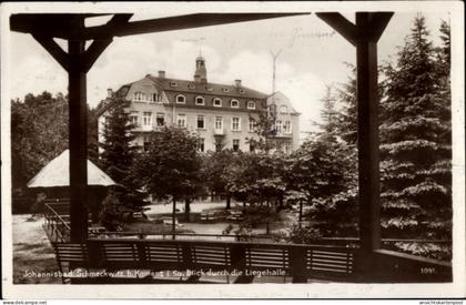 CPA Johannisbad Schmeckwitz Räckelwitz Oberlausitz, Kurhaus Johannisbad, Blick durch die Liegehalle