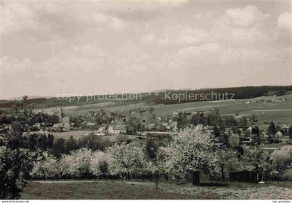 Friedersdorf Loebau Oberlausitz Sachsen Kirche Obstbluete Ortsansicht Huegel Fel