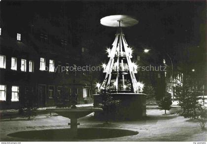 Schlettau Erzgebirge Sachsen Markt Pyramide Weihnachtsbeleuchtung Nachtaufnahme