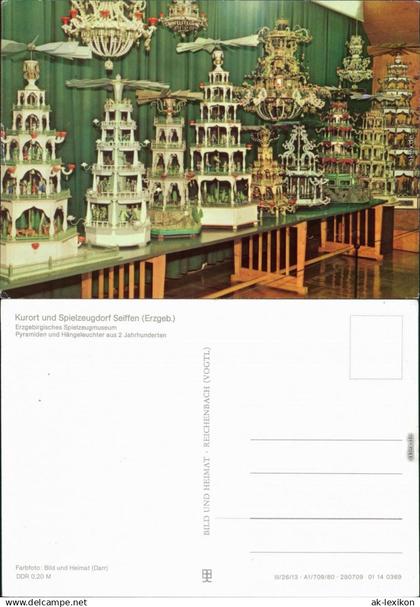 Seiffen Erzgebirge Spielzeugmuseum,Innen, Pyramiden und Hängeleuchter 1980