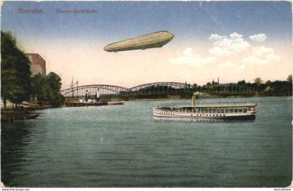 Spandau - Eiswerderbrücke mit Zeppelin