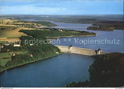 Moehnetalsperre mit Staumauer Fliegeraufnahme