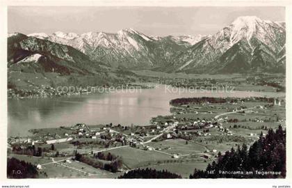 Tegernsee Bayern Tegernsee See Berge Alpenpanorama Schnee Talblick Dorf