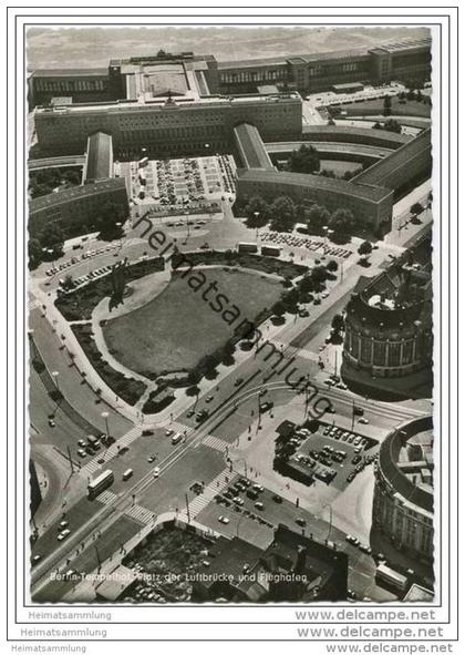 Berlin - Tempelhof - Platz der Luftbrücke und Flughafen - Foto-AK Grossformat