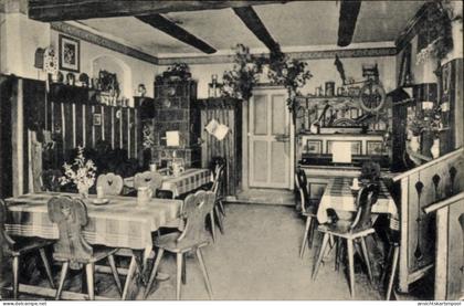 CPA Rockau Schkölen in Thüringen, Bauernstube, Tischgedeck, Holzstühle, Klavier, ländliche Atmosph