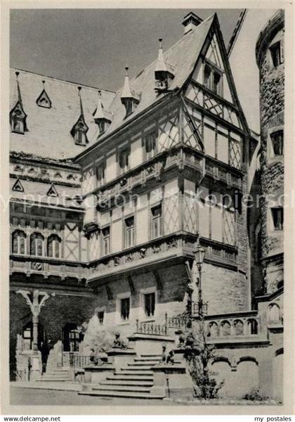 Wernigerode Harz Feudalmuseum Schloss Wernigerode Innenhof mit Fachwerkbau
