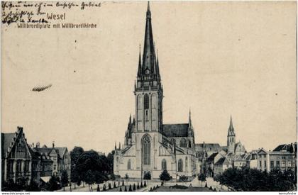 Wesel, Willibrordirplatz mit Willibrordirkirche