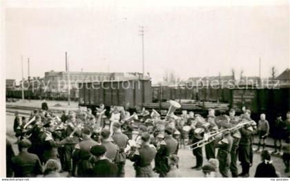 Wolfenbuettel Militari auf dem Bahnhof