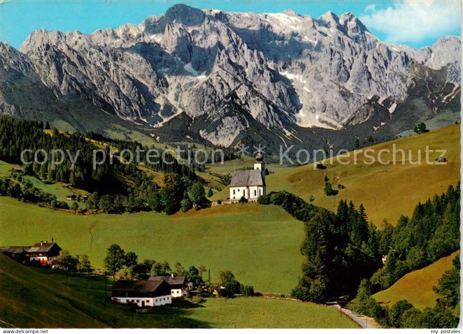 Dienten Hochkoenig AT Panorama mit Bergkirchlein
