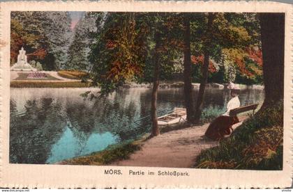 P-25-T-JUM : 8614 :  MÖRS. PARTIE IM SCHLOSPARK
