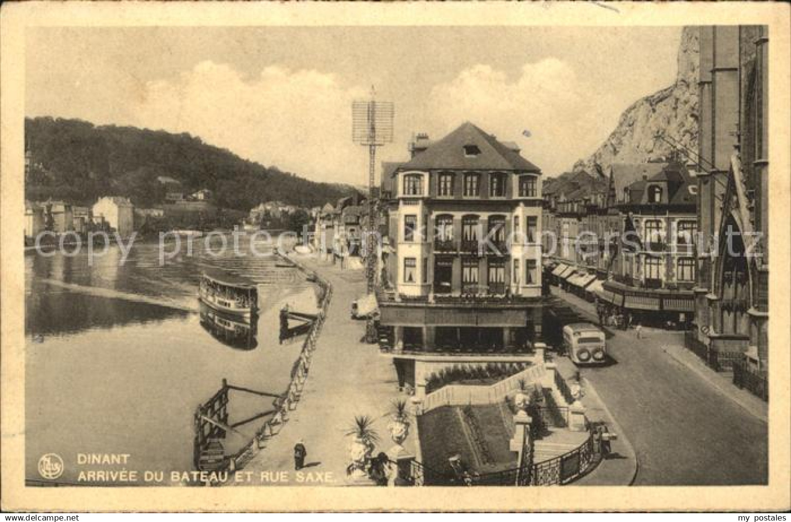 Dinant Wallonie Arrivee du Bateau et Rue Saxe