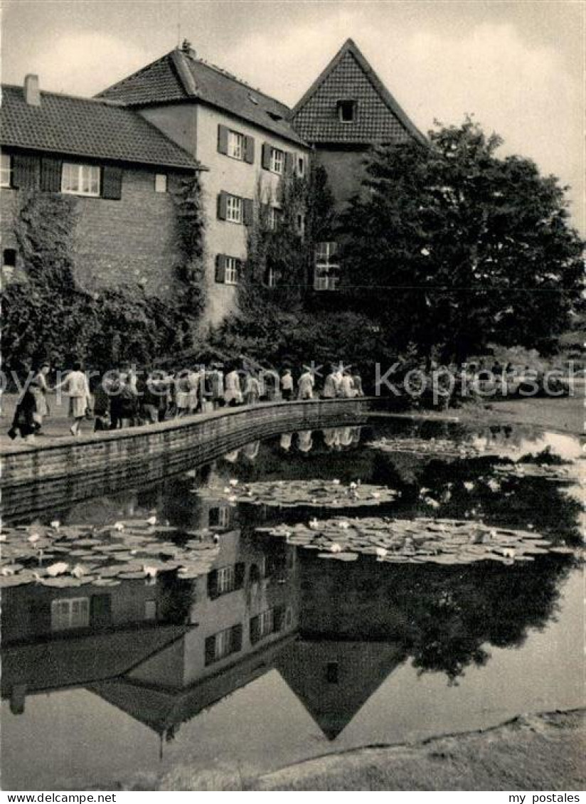 Dinslaken Kreishaus Seerosenteich