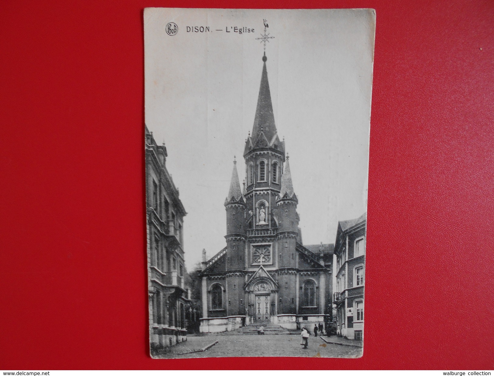 Dison :L'Eglise (coin léger pli) (D1137)