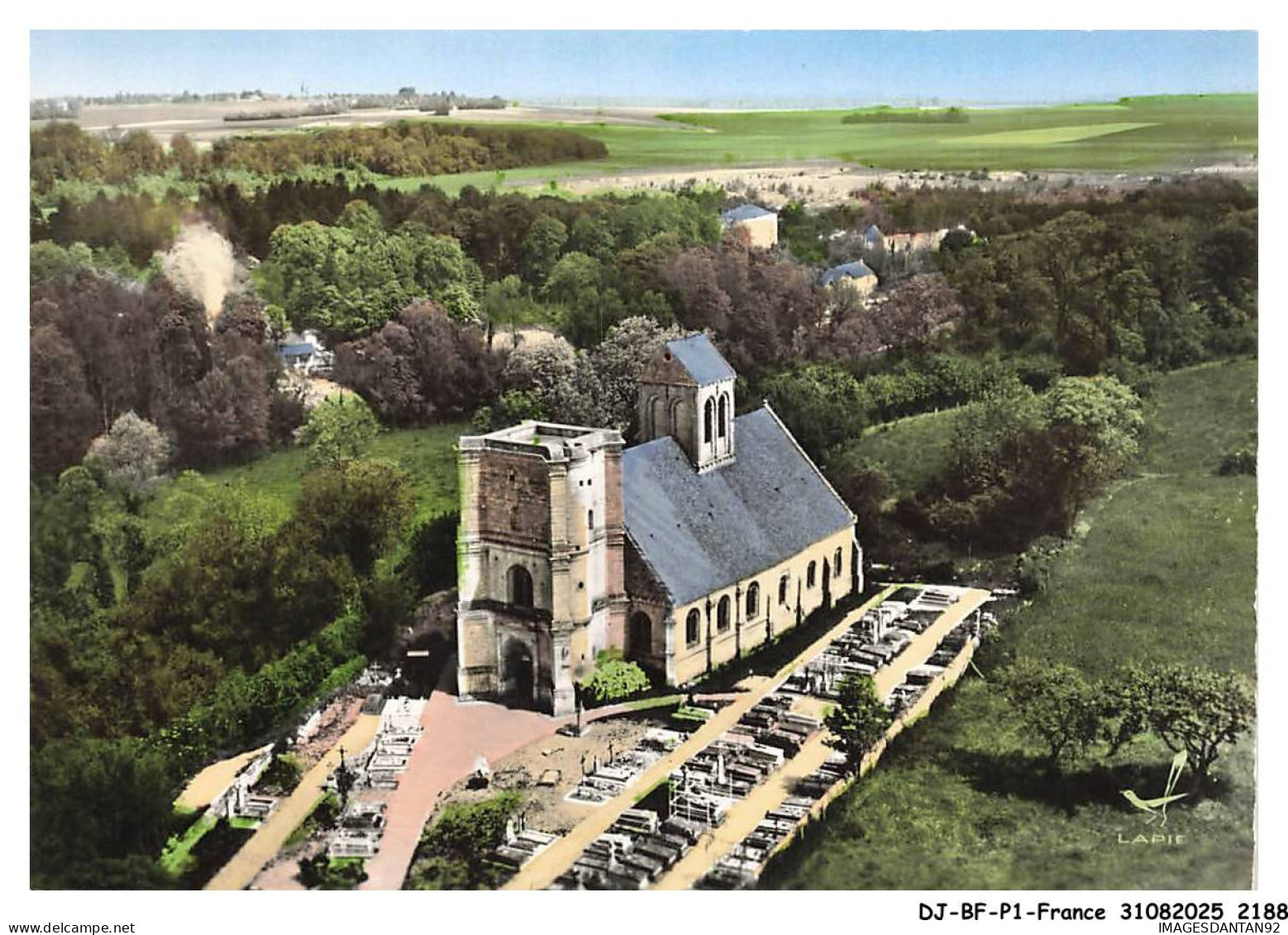 DJ-BFP1-1096-95 - En avion au-dessus de NUCOURT - Eglise saint-quentin