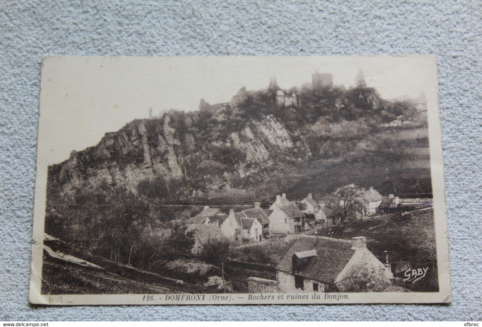 Domfront, rochers et ruines du donjon, Orne 61