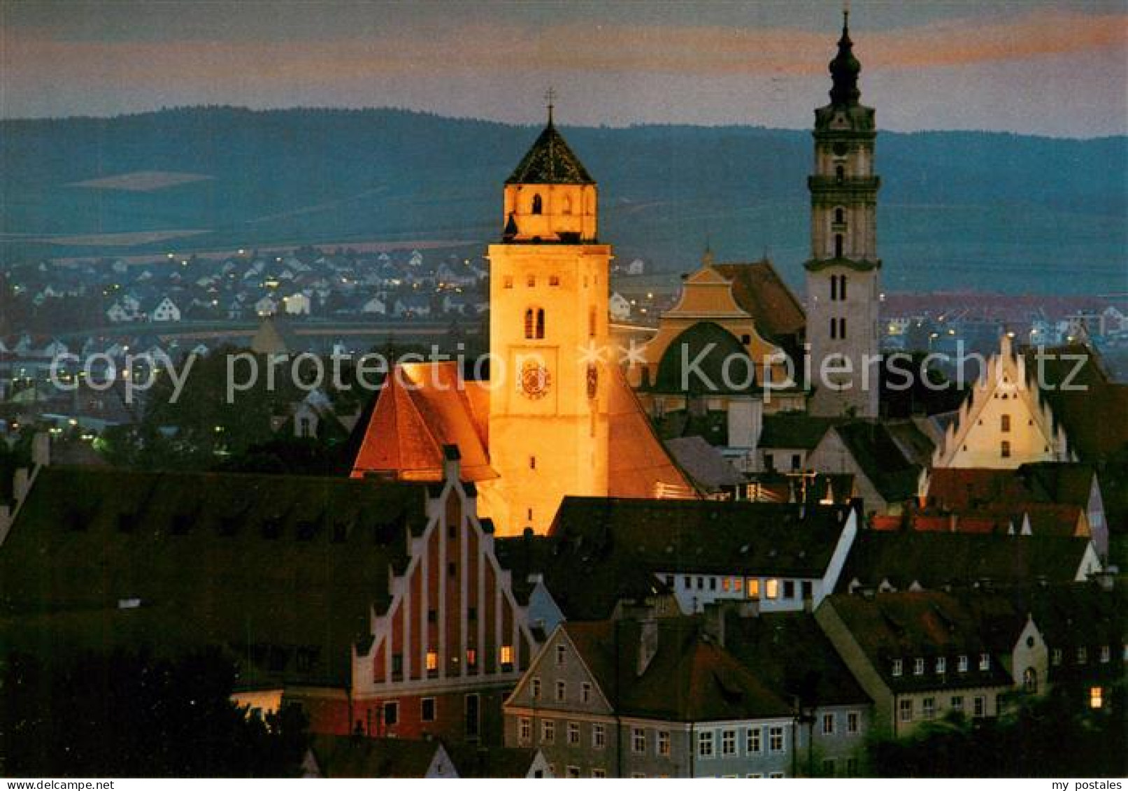 Donauwoerth Bayern Beleuchtete Kirche