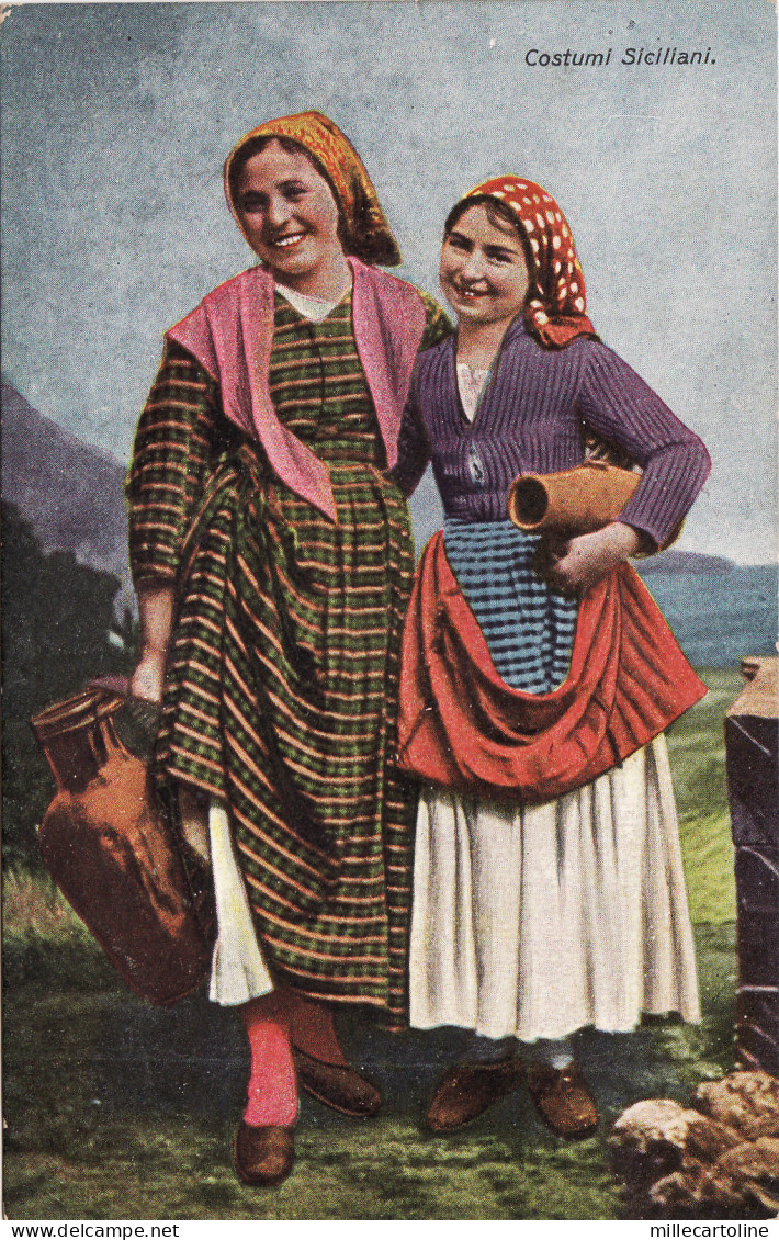 # DONNE IN COSTUME SICILIANO