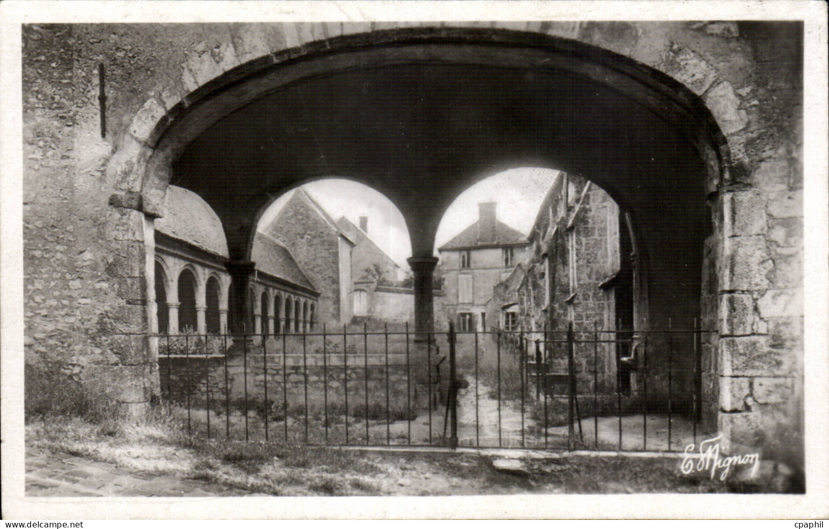 Donnemarie en Montois - Les Cloitres - CPA