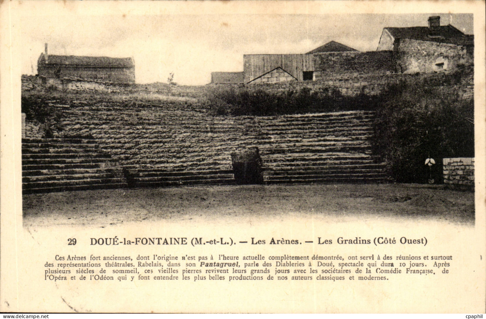 Doue la Fontaine CPA Les arenes Les gradins (cote Ouest)