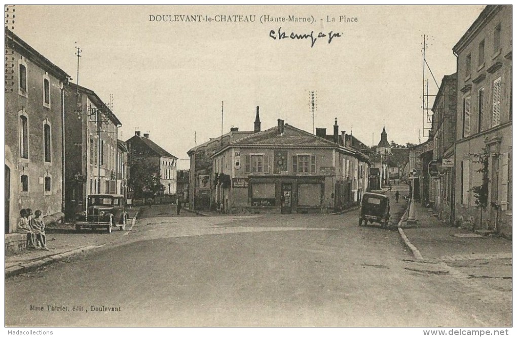 Doulevant-le-Château  (Haute-Marne)  La Place