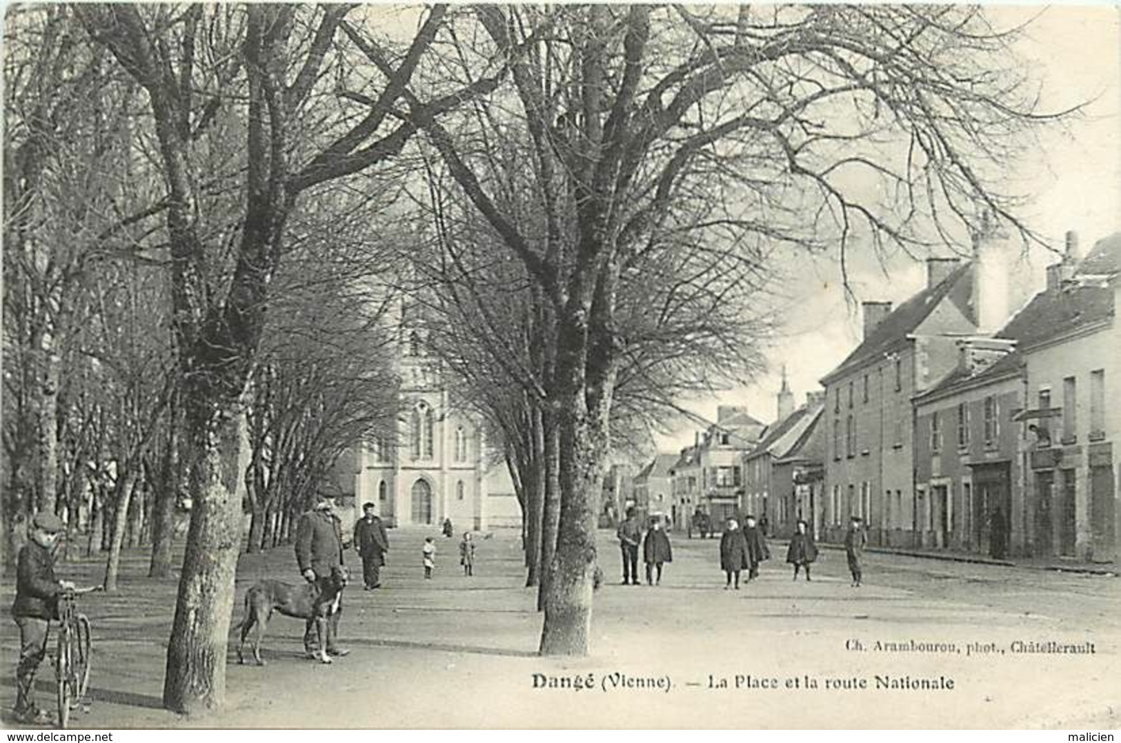 - dpts div -ref-AU284- vienne - dangé saint romain - dangé st romain - place et rue nationale -