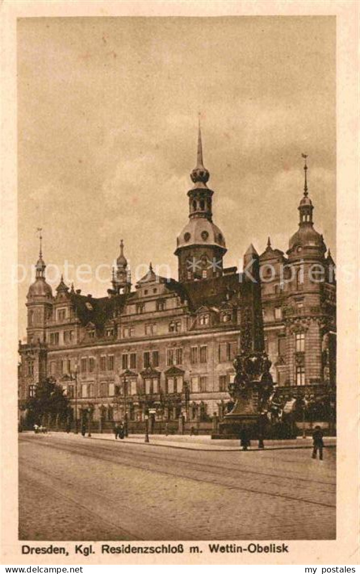 DRESDEN Elbe Koenigliches Residenzschloss mitt Wettin Obelisk