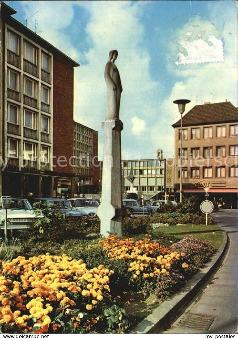 Dueren Rheinland Mariensaeule am Marktplatz
