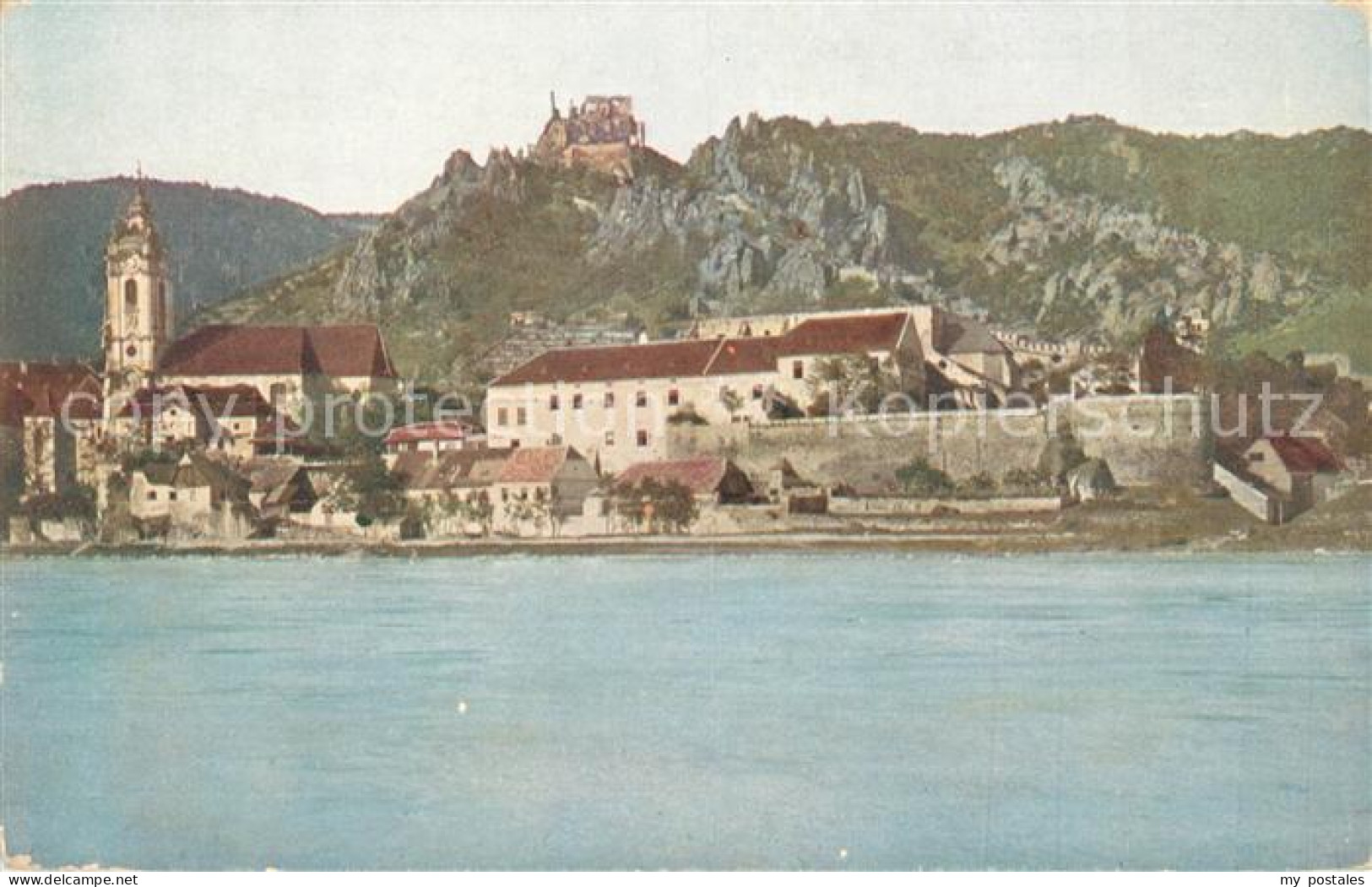 Duernstein Wachau Blick ueber die Donau Kirche Stadtmauer Burgruine Serie Wachau